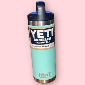 YETI 18oz Rambler Vacuum Insulated Water / Coffee  / Tea Bottle (Seafoam)